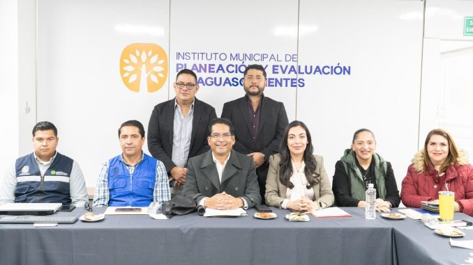 Hay que seguir fortaleciendo los servicios de nuestro Municipio: LAT