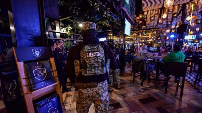 Se realiza "Operativo Interinstitucional en Antros y Bares de la ciudad capital" en apoyo a la Dirección de Reglamentos Municipales
