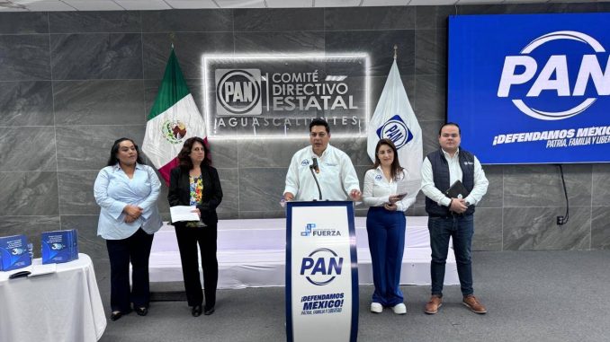 Acción Nacional presenta Libro conmemorativo por los 30 años de la Transición democrática y fija postura ante temas Nacionales