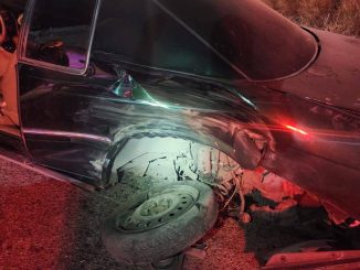 Policía Vial atiende choque contra un árbol en Trojes de Alonso