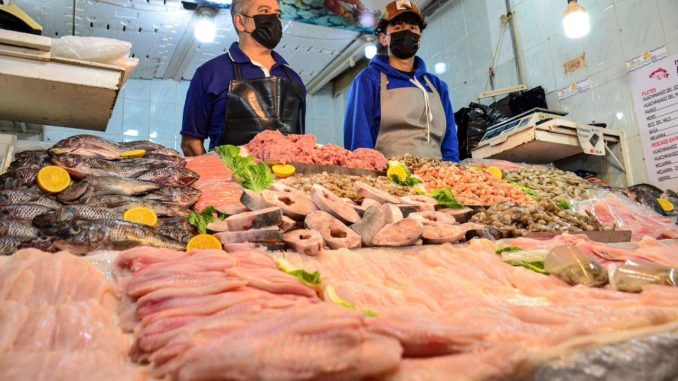 La Secretaría de Salud intensifica revisiones en venta de pescados y mariscos ante la llegada de la Cuaresma