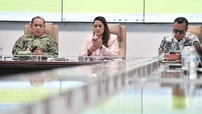 Gobernadora Tere Jiménez mantiene con aguascalentenses que andan fuera de Aguascalientes