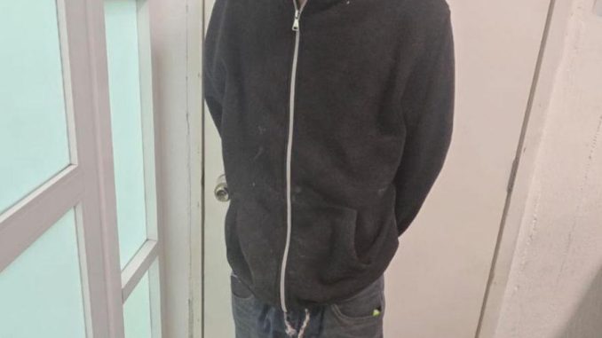 Sujeto señalado de allanamiento es detenido por la Policía Municipal en Jardines de la Cruz