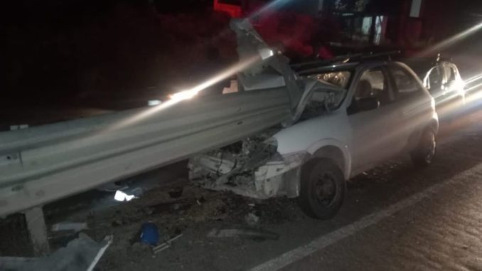 Policías Estatales de Aguascalientes atienden reporte de accidente sobre la carretera estatal número 42