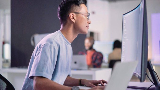 Confianza digital, clave para gestionar riesgos de IA, gobernanza y resiliencia empresarial