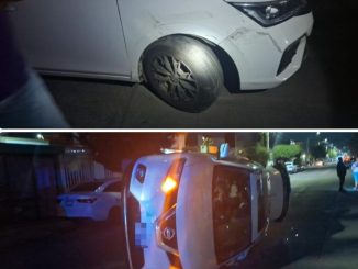 Policía Vial atiende choque contra vehículo estacionado con posterior volcadura en el fraccionamiento Villa Teresa