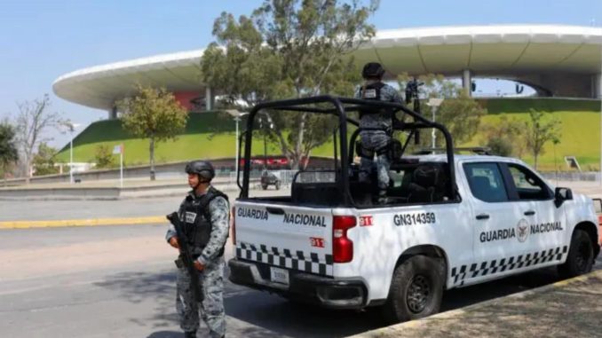 Jalisco intenta regresar a la normalidad entre miedo y presencia militar en sus calles
