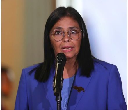 Delcy Rodríguez pide participar enprimera votación de proyectos tras agresión de EE.UU.