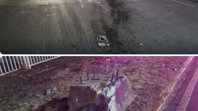 Policía Vial atiende choque contra objeto fijo con posterior volcadura en Av. Aguascalientes que dejó un lesionado