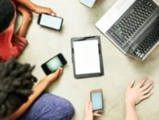 Estudios relacionan el uso de pantallas con problemas mentales y sociales