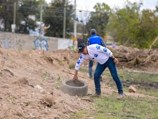 Supervisa Leo Montañez trabajos de limpieza en el Arroyo de Los Arellano para prevenir riesgos en temporada de lluvias