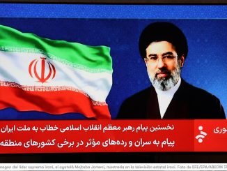 Nuevo líder supremo de Irán desafía a EE.UU. y pide cerrar el Estrecho de Ormuz en su primer mensaje