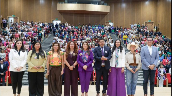 Tere Jiménez y Leo Montañez encabezan Foro "Eres 8M"