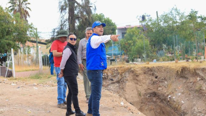 Supervisa Leo Montañez rehabilitación del colector pluvial del fraccionamiento José López Portillo