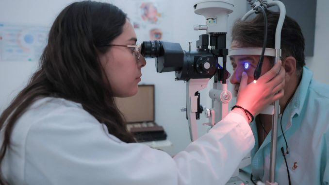 UAA invita a detectar a tiempo al "ladrón silencioso" de la visión: el glaucoma