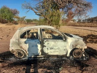 Vehículo que contaba con reporte de robo durante la madrugada del sábado fue localizado calcinado en terracería del Municipio de El Llano