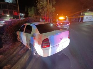 Policía Vial atiende choque contra objeto fijo en Av. Aguascalientes