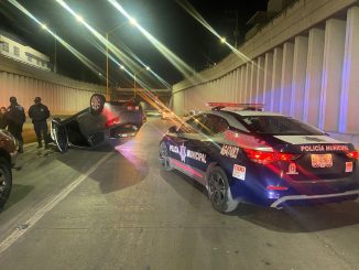 Policía Vial atiende volcadura en Avenida de la Convención de 1914