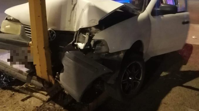 Policía Vial atiende choque contra poste en Av. Constitución