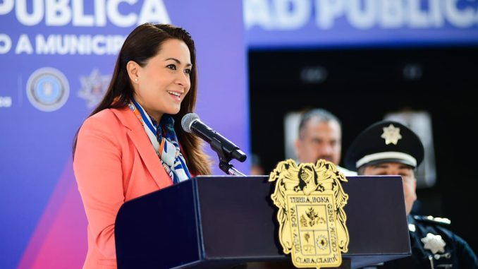 Gobernadora Tere Jiménez fortalece la Seguridad con entrega de armamento a Corporaciones del Estado