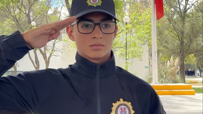 Cambió la medicina por el uniforme: José Antonio encontró en la Policía su vocación de servicio