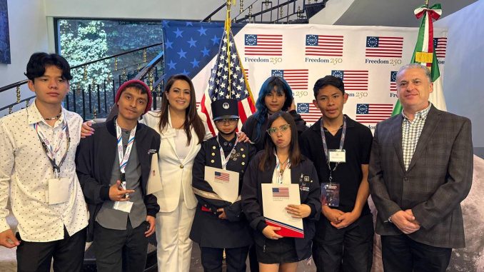 Gobernadora Tere Jiménez reconoce a estudiantes de Aguascalientes que viajarán a la NASA