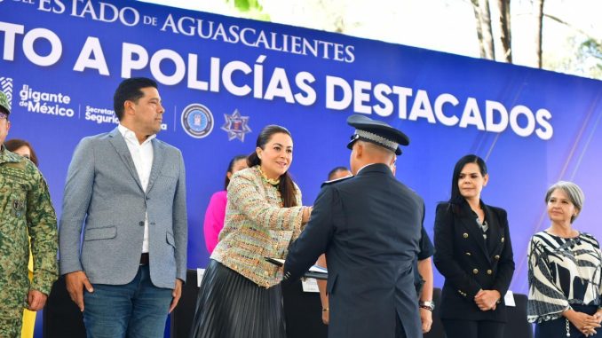 Gobernadora Tere Jiménez reconoce a Policías que Blindan la Paz en Aguascalientes