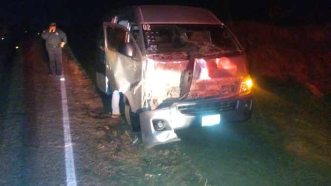 Choque contra una vaca que se registró en la carretera estatal 4 fue intervenido por Policías Estatales sin lesionados