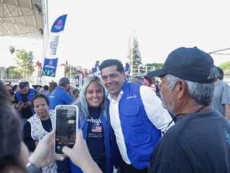 Se reúne Leo Montañez con familias del Fidel Velázquez