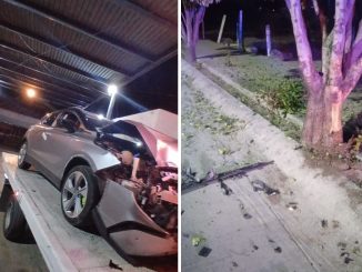 Policía Vial atiende choque contra un árbol en Villa Teresa