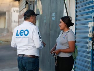 Leo Montañez permanece cercano a habitantes de VNSA