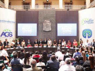 Asiste  Leo Montañez  al Cabildo Infantil y Juvenil; le dan voz a la niñez de Aguascalientes