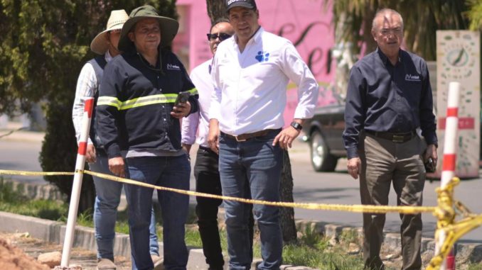 Impulsa Leo Montañez renovación de la red de alcantarillado en la colonia del Trabajo