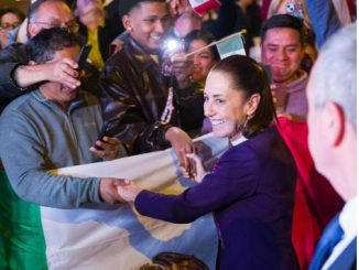 Sheinbaum llega a España; así fue recibida en Barcelona