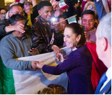 Sheinbaum llega a España; así fue recibida en Barcelona