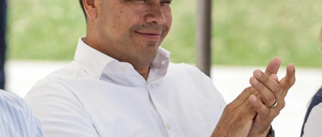 Rehabilita Leo Montañez cancha de fútbol 7 en canal Interceptor para que más niñas, niños y adultos practiquen deporte