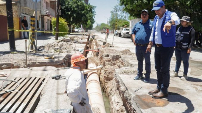 Constata Leo Montañez avance de obra de rehabilitación de drenaje en Pilar Blanco