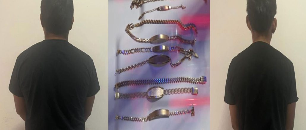 Policías Estatales detienen en la puerta de Seguridad sur a dos personas que pudieran estar involucrados en el robo a joyería de Pabellón de Arteaga