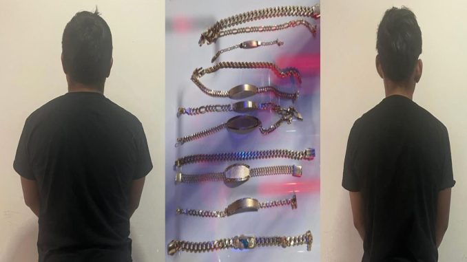 Policías Estatales detienen en la puerta de Seguridad sur a dos personas que pudieran estar involucrados en el robo a joyería de Pabellón de Arteaga