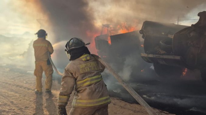 Se atiende reporte de incendio en la empresa "Obras Mineras y Tiros del Centro y Grupo importador TRINITEX