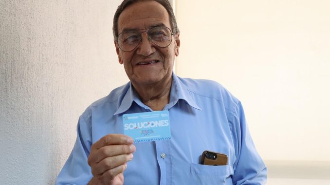 Cincuenta por ciento de descuento en transporte público para Adultos Mayores y Personas con Discapacidad