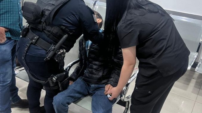 Gracias a la oportuna coordinación entre Elementos de la Policía Estatal, Municipal y Cruz Roja Mexicana se logró salvar la vida de una persona que sufrió un infarto al miocardio