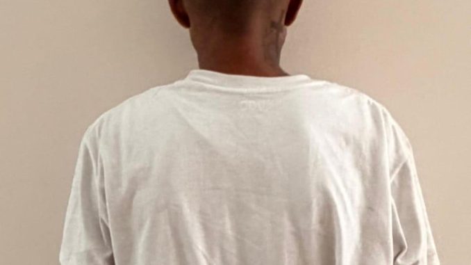 Policías Estatales detienen a sujeto en poder de un arma blanca