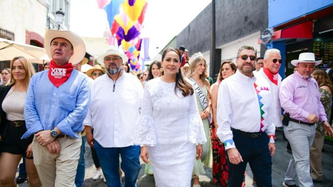 Inaugura Gobernadora Tere Jiménez la FNSM 2026 con tradicional recorrido
