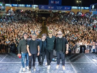 Miles de asistentes llenaron el Foro del Lago