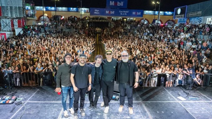 Miles de asistentes llenaron el Foro del Lago