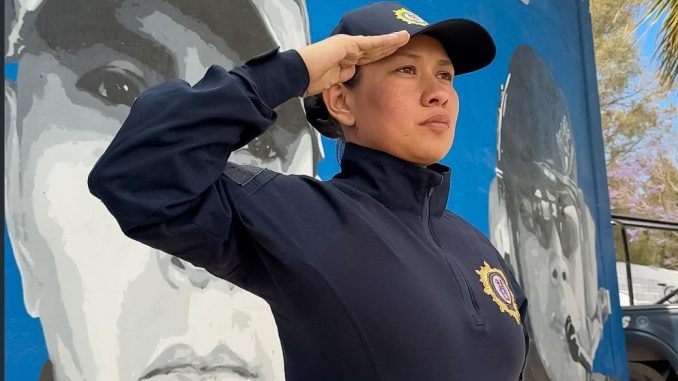 Babet se prepara para cumplir su sueño: ser una Mujer Policía