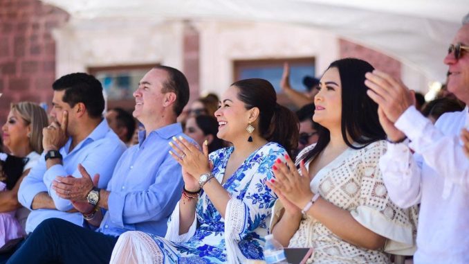 Miles de familias se reunieron para disfrutar del tradicional desfile de Primavera en el Marco de la Feria Nacional de San Marcos
