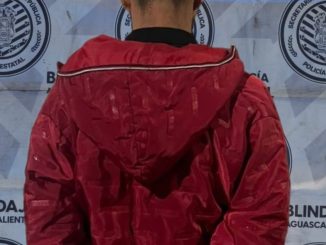 Como resultado de los recorridos de vigilancia pie tierra dentro del perímetro ferial fue detenido sujeto por la Policía Estatal en poder de envoltorios con sustancias al parecer ilícitas