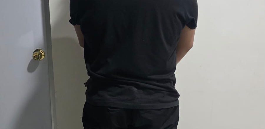 Policía Municipal detiene a sujeto por allanamiento en Rústicos Calpulli